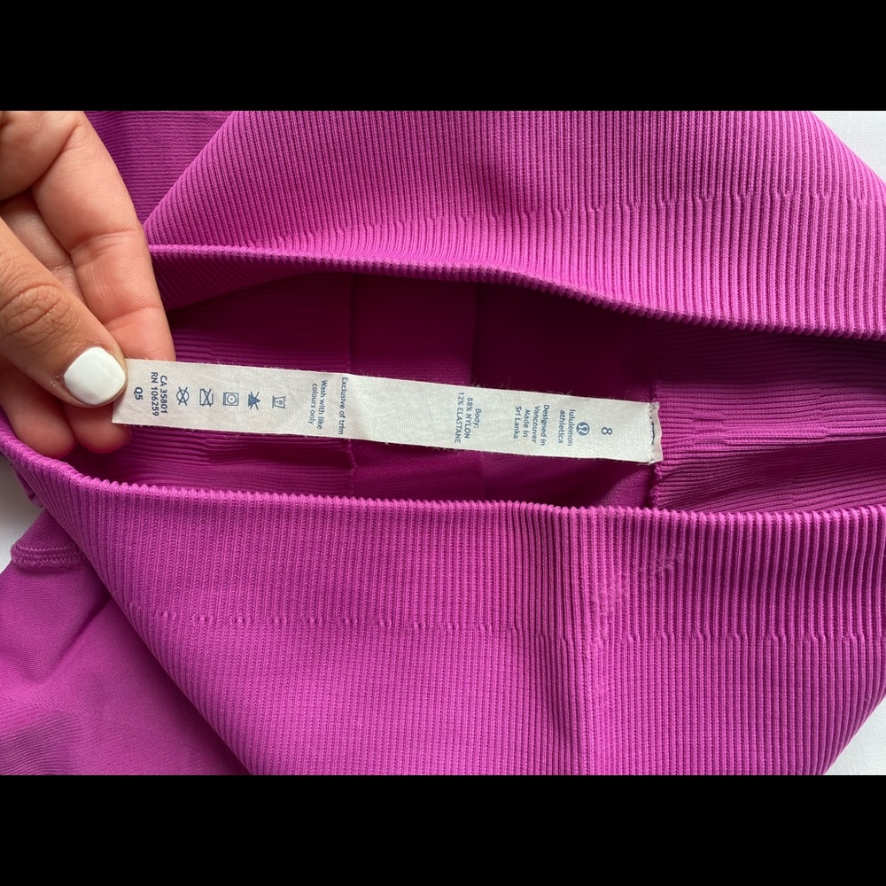 Lululemon - Picture 3 of 3